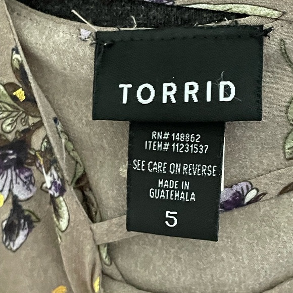 Cold shoulder top - Picture 2 of 2